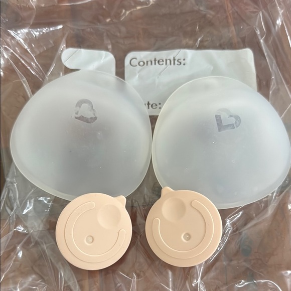 Munchkin Silicone Breast Milk Collector Cup with Storage Plug - 2pk - Picture 2 of 6